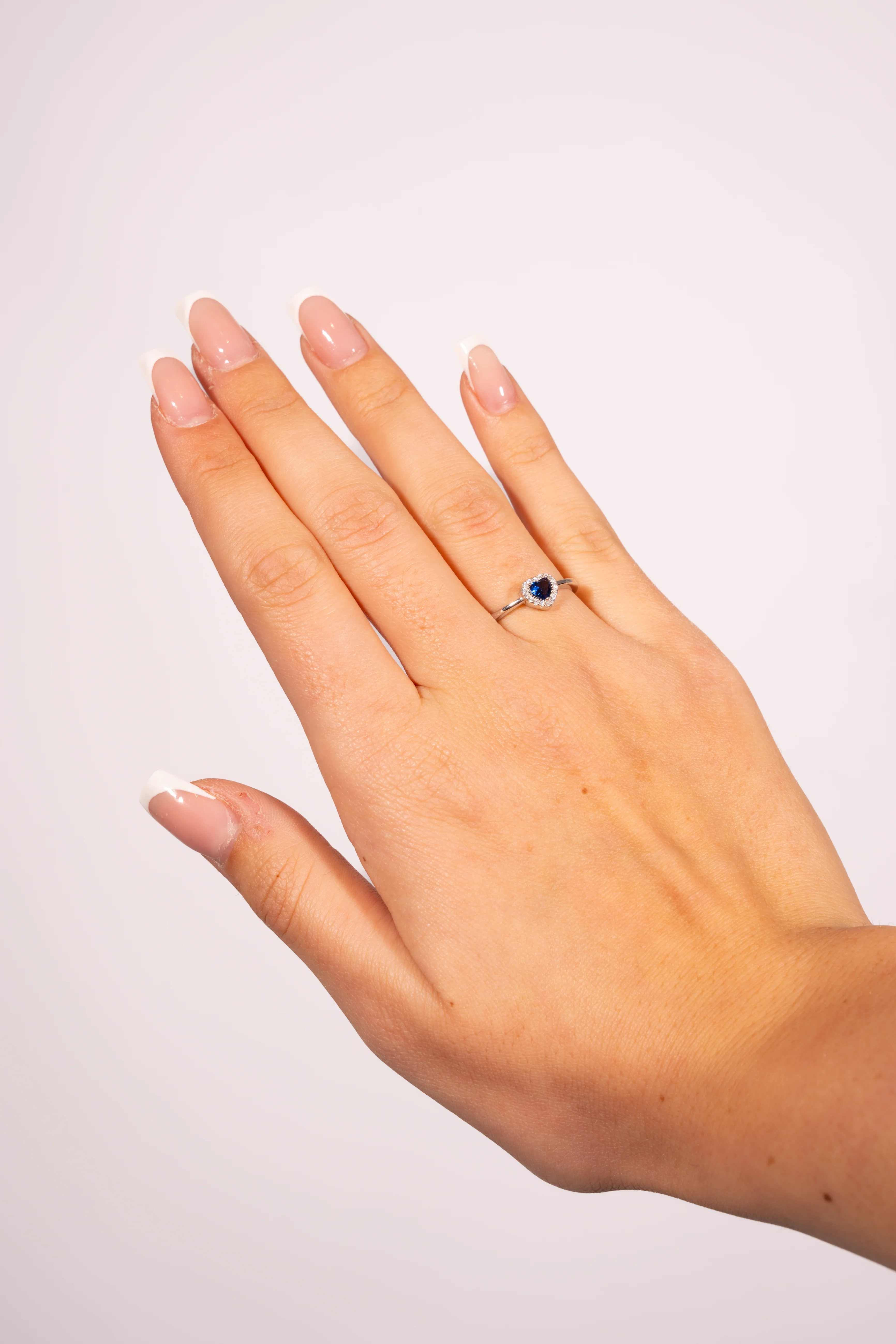Anello Solitario Mini Cuore - Il regalo perfetto per la Sorella - Image 5